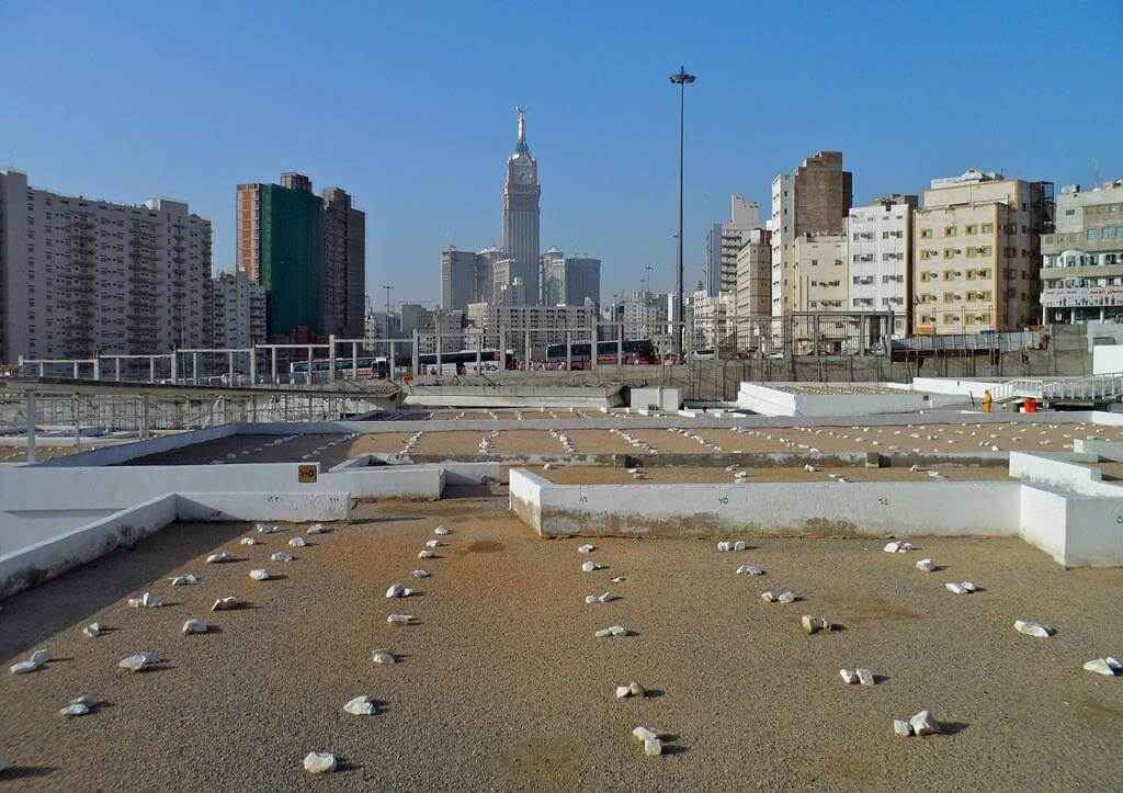 What Are Jannat Al Mualla and Masjid Al Jinn?