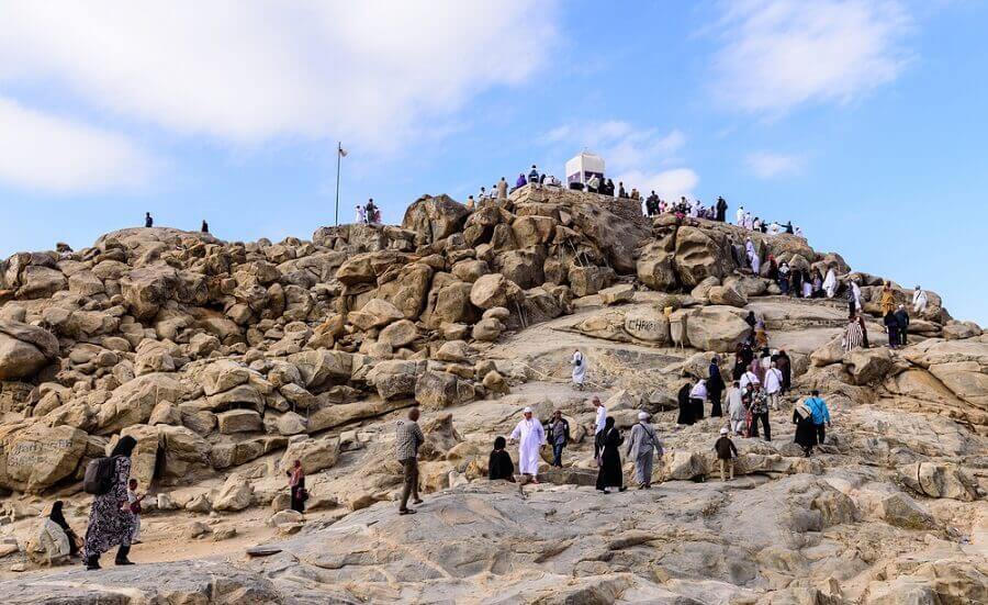 How Much Does a Private Makkah Ziyarat Taxi Service Cost From a Makkah Hotel