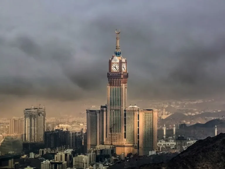 How to Visit the Masar Destination Boulevard & Ziyarat Sites by Taxi